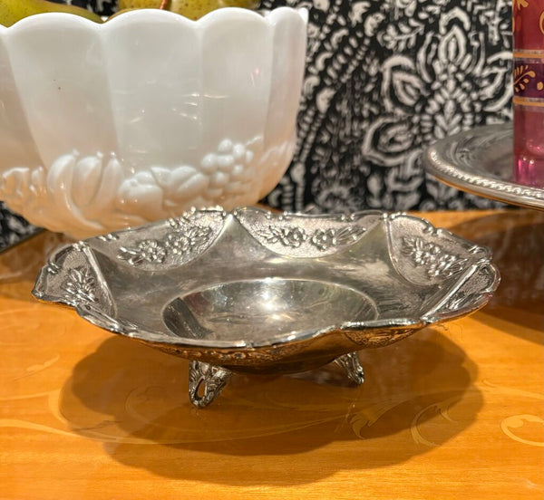 VINTAGE SILVER PLATE SCALLOPED FOOTED BOWL W/FLORAL MOTIF | 6.75W X 2"H