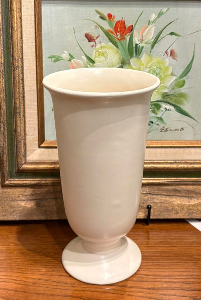 MID CENTURY HAEGER ART DECO CREAM CERAMIC FOOTED VASE | 9"H X 4.75" W