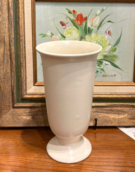 MID CENTURY HAEGER ART DECO CREAM CERAMIC FOOTED VASE | 9"H X 4.75" W