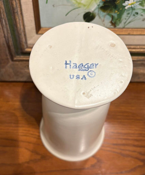 MID CENTURY HAEGER ART DECO CREAM CERAMIC FOOTED VASE | 9"H X 4.75" W