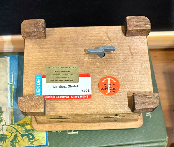 VINTAGE SWISS CARVED WOOD MUSIC BOX W/FLORAL MOTIF PLAYS "LE VIEUX CHALET" A SWISS FOLK SONG