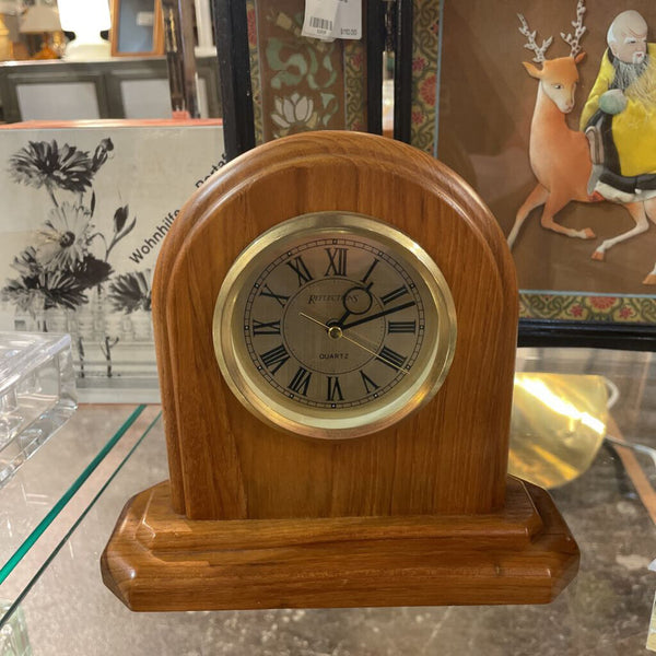 Oak Table Top Battery Operated Clock by Reflections - Works!