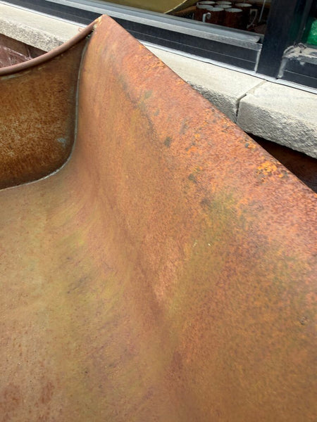 Sculptural metal chair, 32W 26D 32T