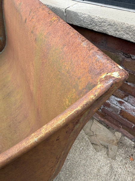 Sculptural metal chair, 32W 26D 32T