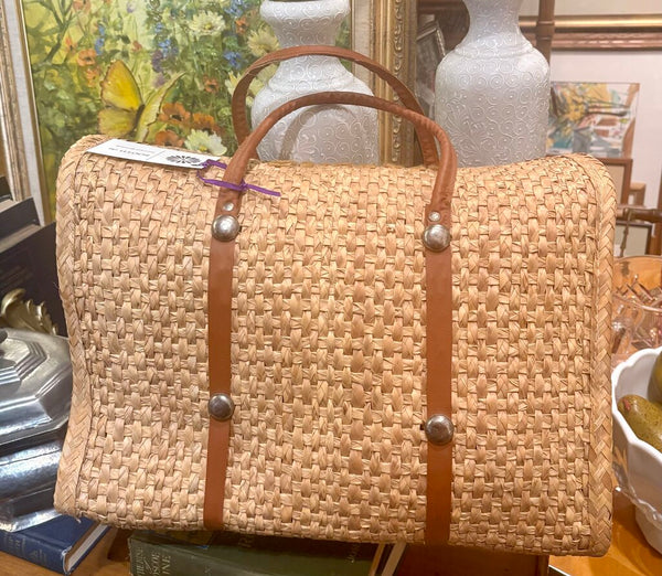 VINTAGE HAND WOVEN STRAW & RAFFIA TOTE WTH EMBROIDERED YARN FLORALS AND LEATHER HANDLES