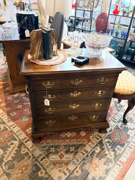 High quality Statton furniture dark walnut 4 drawer chest featuring traditional design and double dovetail construction 33w x32t x19d -for pick up only