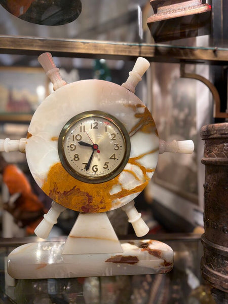 Onyx ship clock