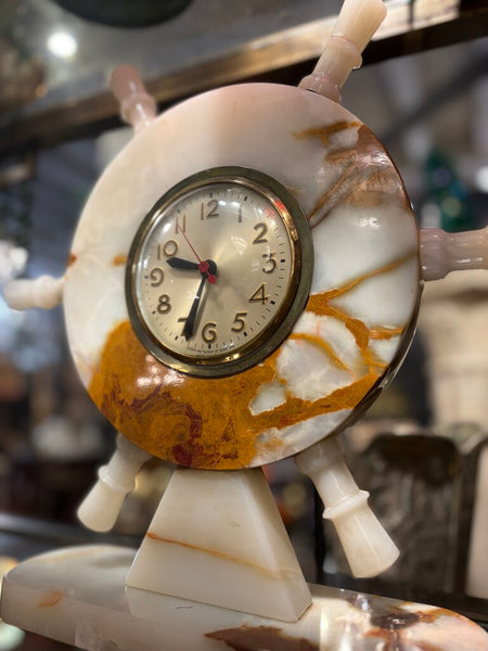 Onyx ship clock