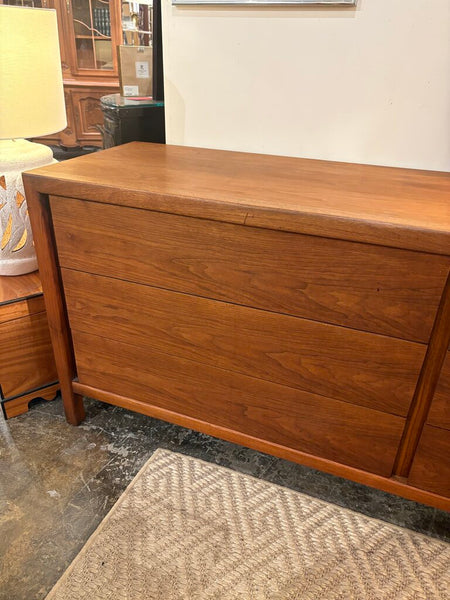 Mcm Widdicomb teak 6 drawer chest