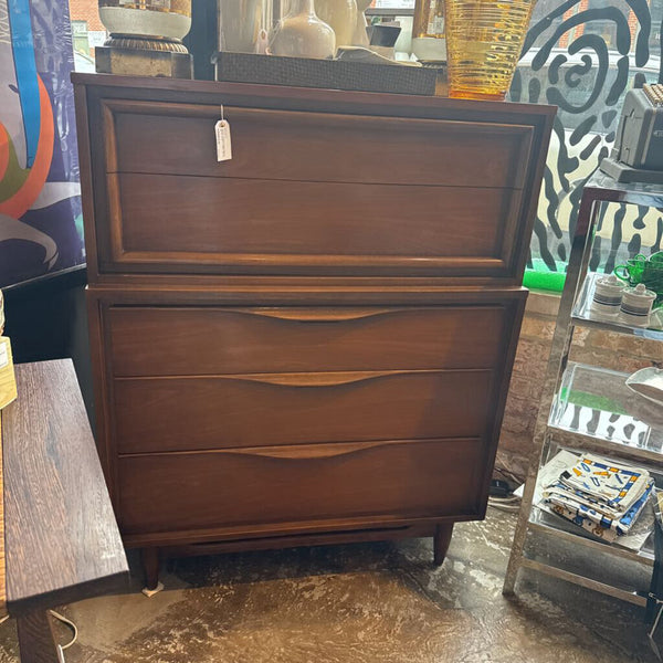 Huntley Frurniture walnut highboy dresser. Pristine. C. 1960s. 36" W x 46" H x 19" D