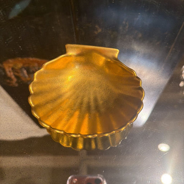 Vintage Picksrd China gold shell dish