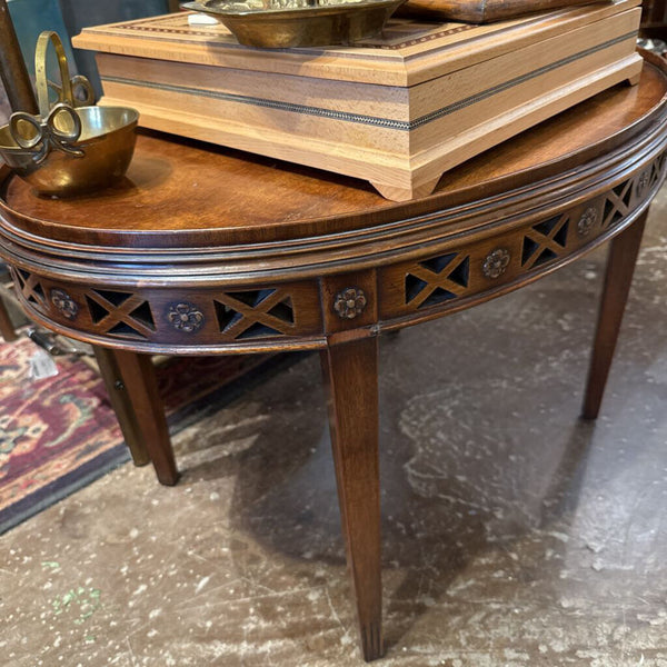 Vintage Oval Coffee table 20x28x19T pickup only