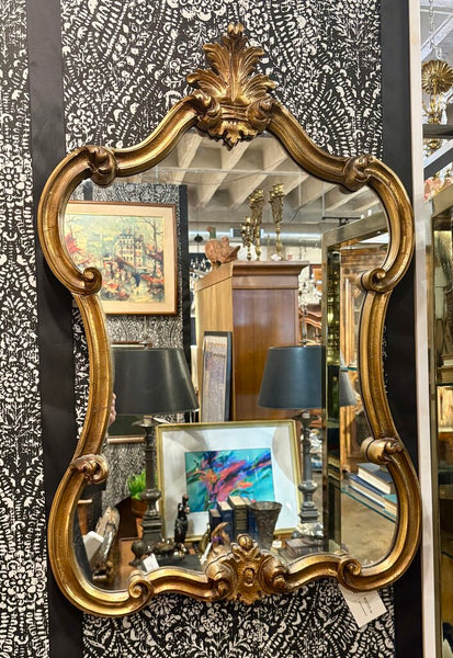 GILDED CARVED WOOD VINTAGE MIRROR W/LEAF MOTIF| 34.5"H X 23"W