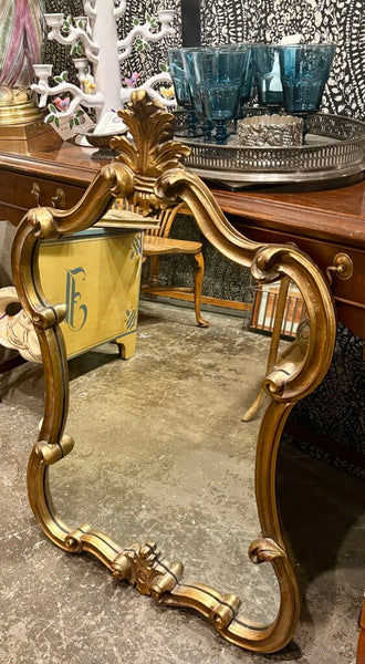 GILDED CARVED WOOD VINTAGE MIRROR W/LEAF MOTIF| 34.5"H X 23"W