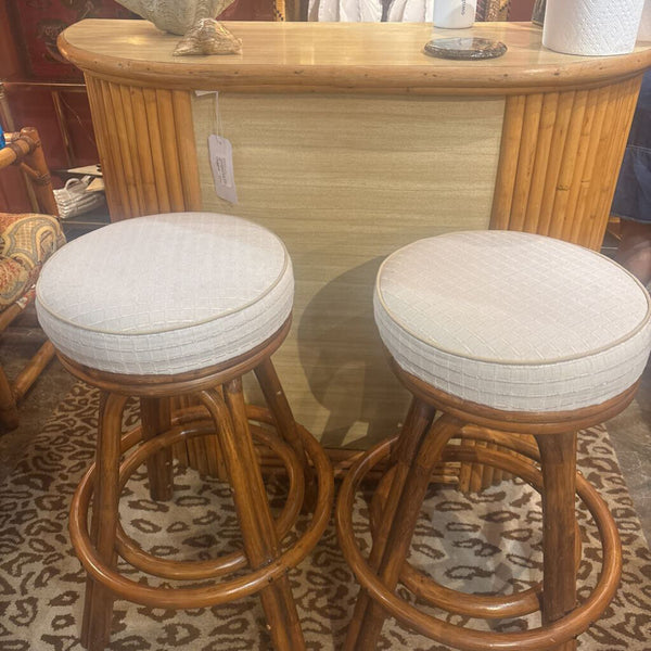 Vintage Bamboo 60's era Tiki Bar with 2 bamboo bar stools . In store pick up only 49 w x 38 tall by 19 deep