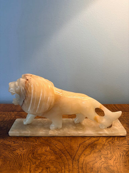 Vintage onyx/marble carved lion 12L x6.5t