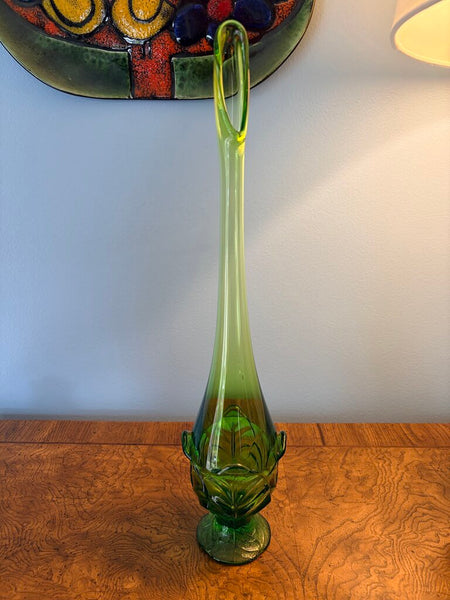 Viking green cabbage leaf 18+ inch swung vase