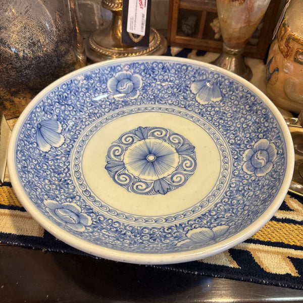 19th Century Blue and White Floral Bowl