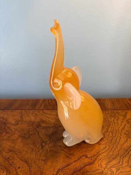 Lovely art glass opine elephant