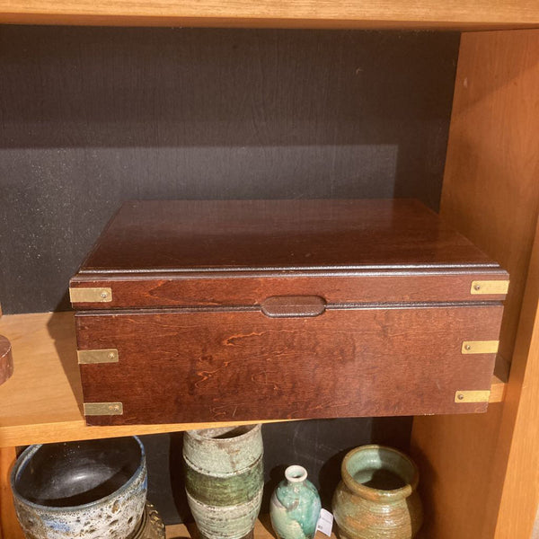 Lift top jewelry box