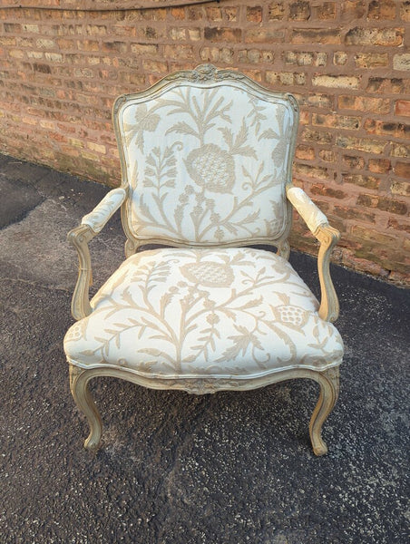 LSBJ - Interior Crafts Chicago Bergere Chair w/ Crewel Embroidered Upholstery 27"Wx22"Dx37.75"H Arm H 24.5", Seat H 24.5"