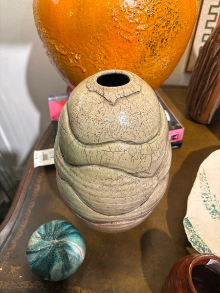 Vintage Signed Walter Hobbs pottery beehive vase