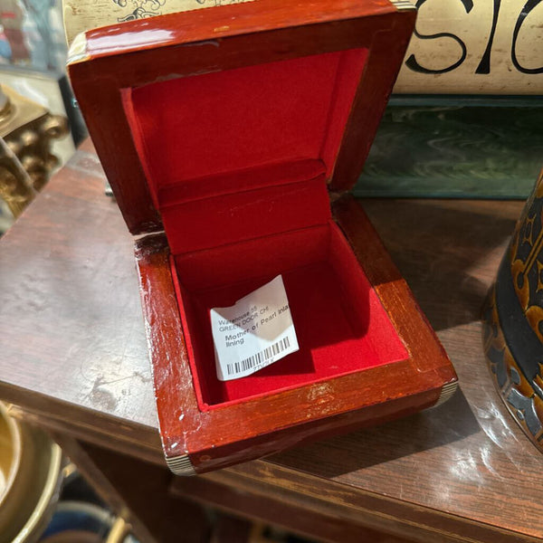 Mother of Pearl inlaid box with lining