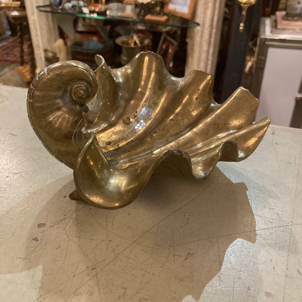 Vintage solid brass shell form dish 7"
