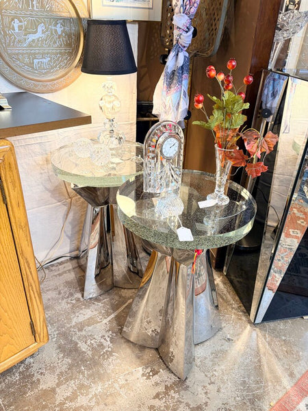 Matching pair of Bernhardt Anika round side tables featuring a bubble glass top supported by ball accents on a polished 4 point star stainless steel base-for pick up only 23.5tx16.5x16.5