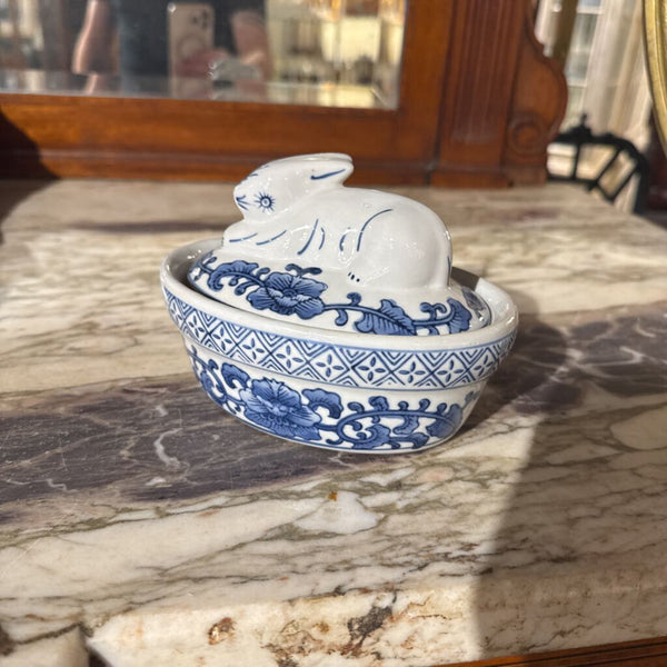 BLUE AND WHITE BUNNY 7X5