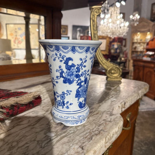 BLUE AND WHITE VASE 6X8