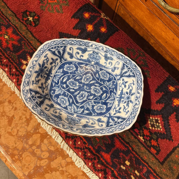 BLUE AND WHITE OVAL PLATE 9X8
