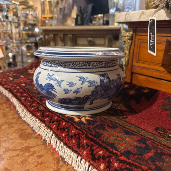 BLUE AND WHITE BIRD POT 8X6