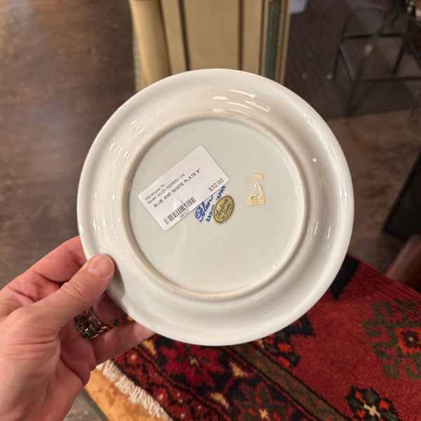 BLUE AND WGITE PLATE 8"