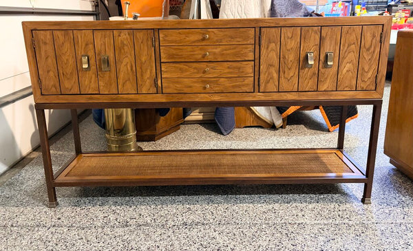 Drexel Meridian collection sideboard/credenza designed by James Bouffard in 1964. Highly prized for its sleek mid -century modern design- pick up only approx 34t x 60L x14d
