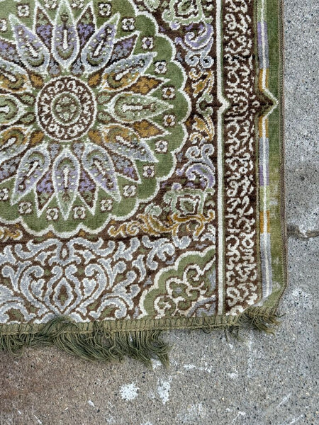 Vintage silk blend green medallion pattern rug 64x36