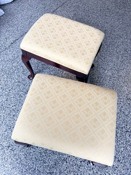 Vintage Drexel Heritage Queen Anne bench with gold brocade upholstery-For pick up only approx 21.5w x19t x14