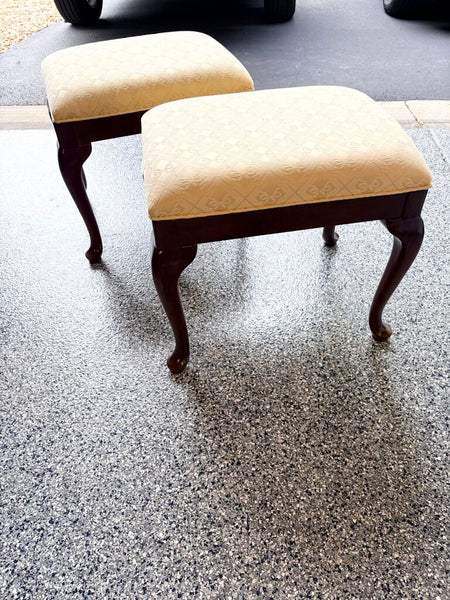 Vintage Drexel Heritage Queen Anne bench with gold brocade upholstery-For pick up only approx 21.5w x19t x14