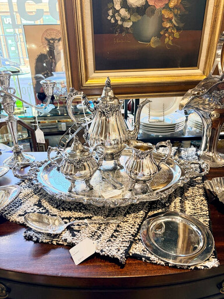 Fabulous vintage Wallace "Baroque" silver plate 5 piece coffee service with approx 24x15 handled tray, coffee pot, sugar with lid and creamer