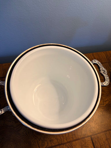Sheridan silverplate double handled porcelain lined ice bucket with lid