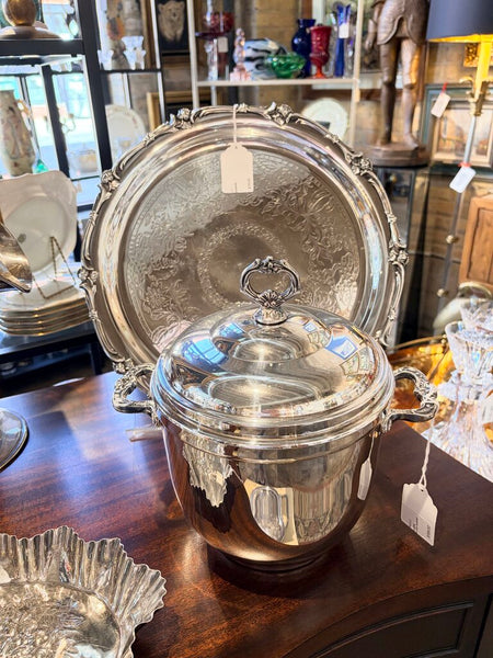 Sheridan silverplate double handled porcelain lined ice bucket with lid