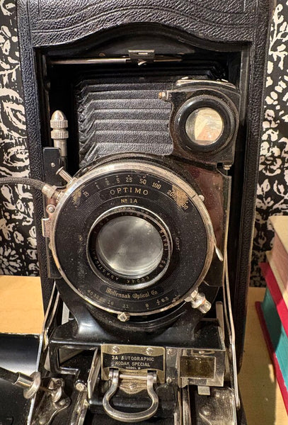 LATE 1910s EASTMAN KODAK AUTOGRAPHIC No. A-122 FOLDING CAMERA & ORIGINAL EKC LEATHER CASE