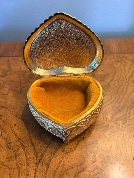 Floral heart jewelry box