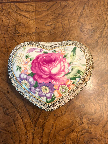 Floral heart jewelry box