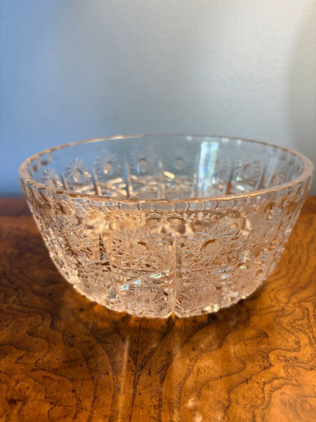 Heavily cut pin wheel pattern bowl approx 7x3.25