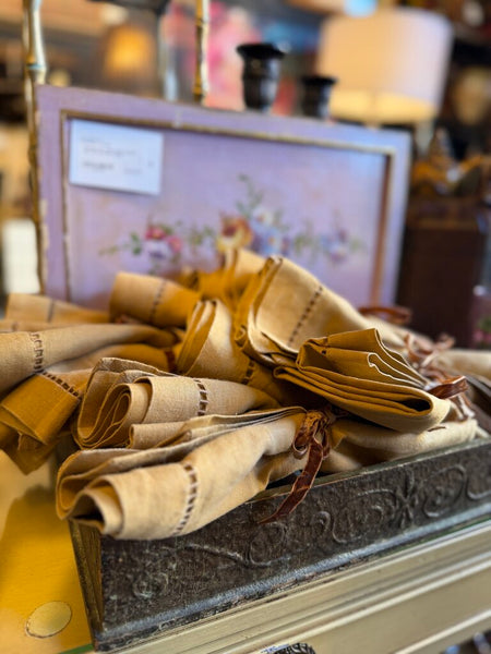 Italian linen napkin in ochre - EACH
