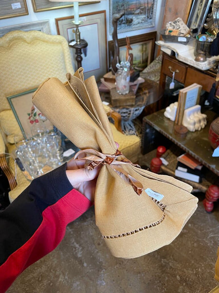 Italian linen napkin in ochre - EACH