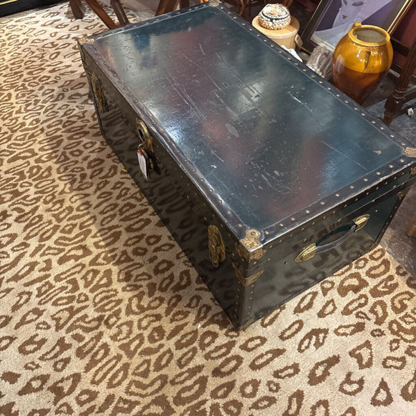 Trunk / Coffee Table - no key. In store pick up only 36W, 20D, 15T