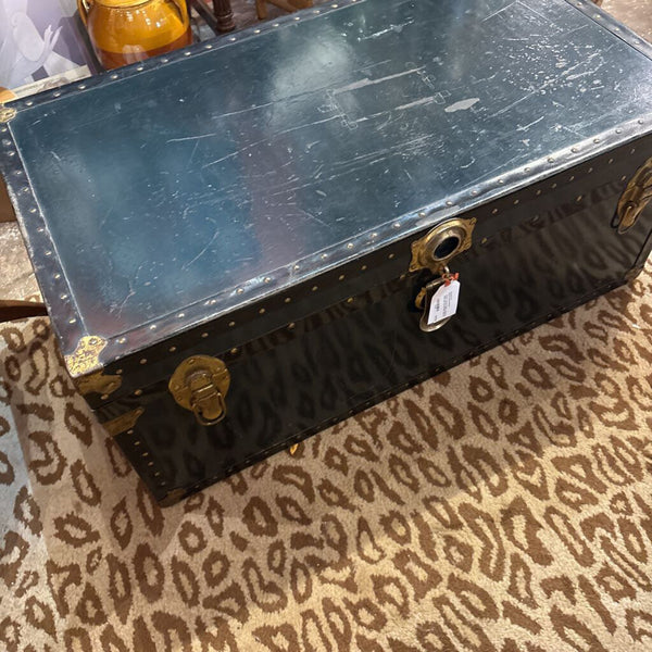 Trunk / Coffee Table - no key. In store pick up only 36W, 20D, 15T