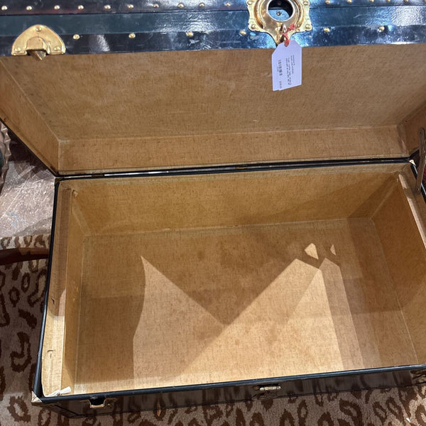 Trunk / Coffee Table - no key. In store pick up only 36W, 20D, 15T